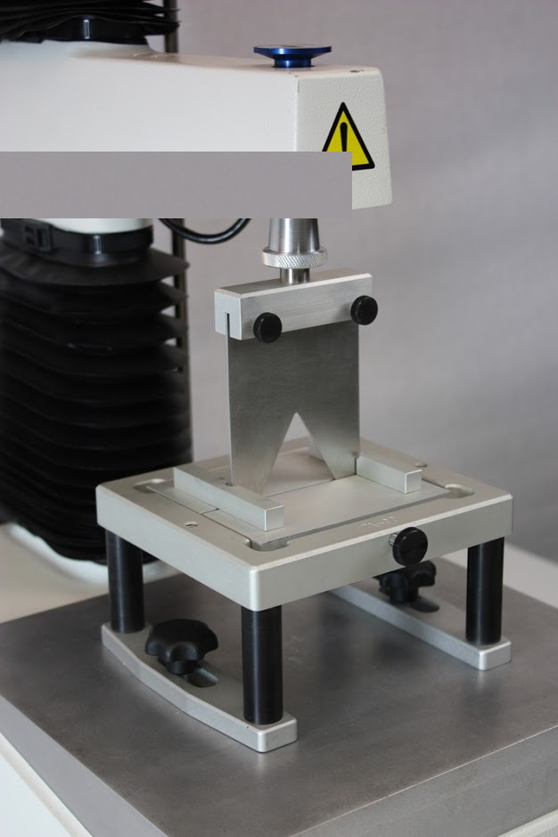 Warner-Bratzler V-slot blade for meat tenderness testing